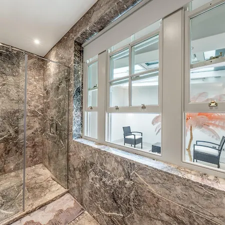 250 Sqm Mega Mansion Apartment London Exterior photo