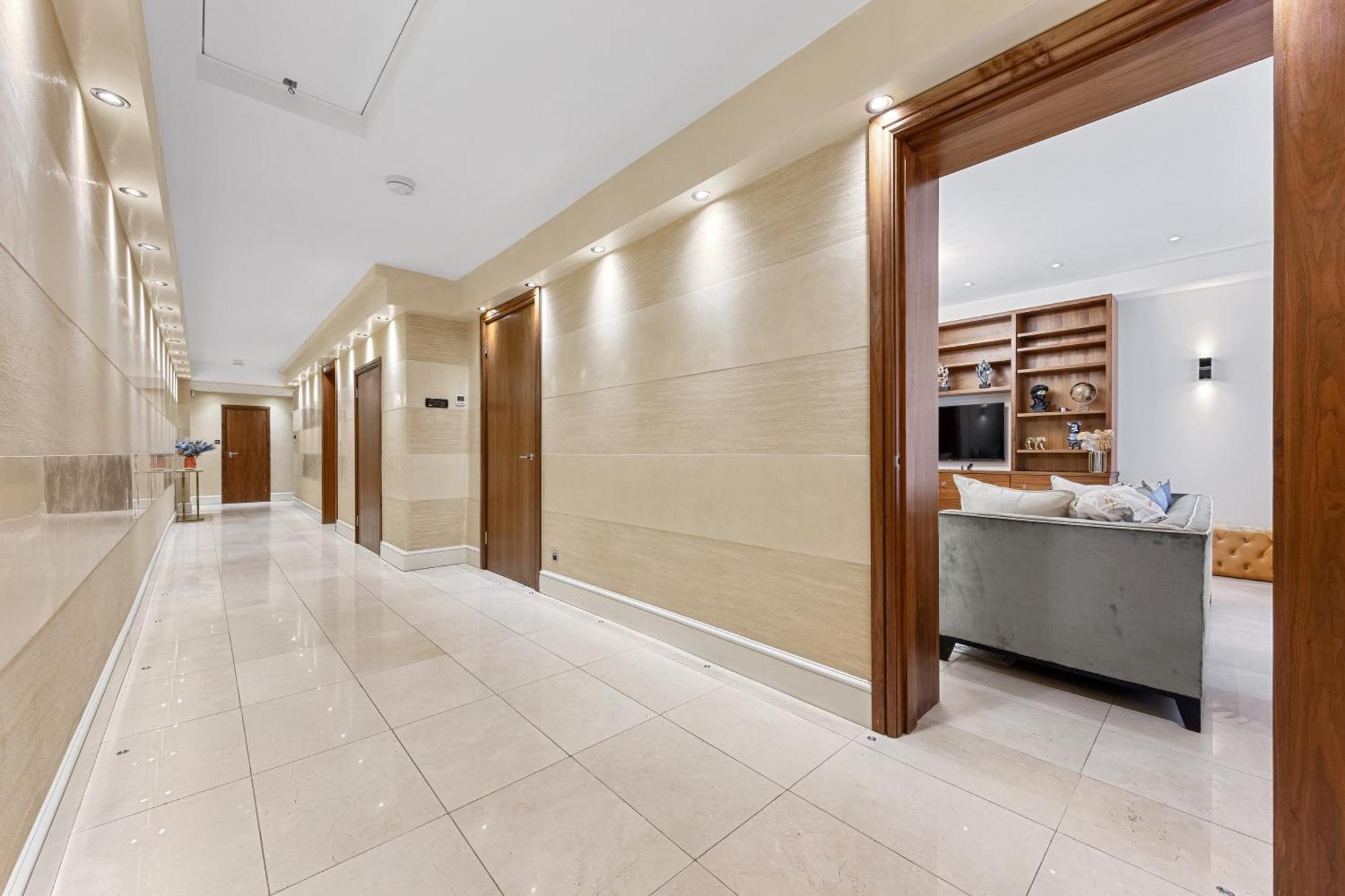 Appartamento 250 Sqm Mega Mansion
