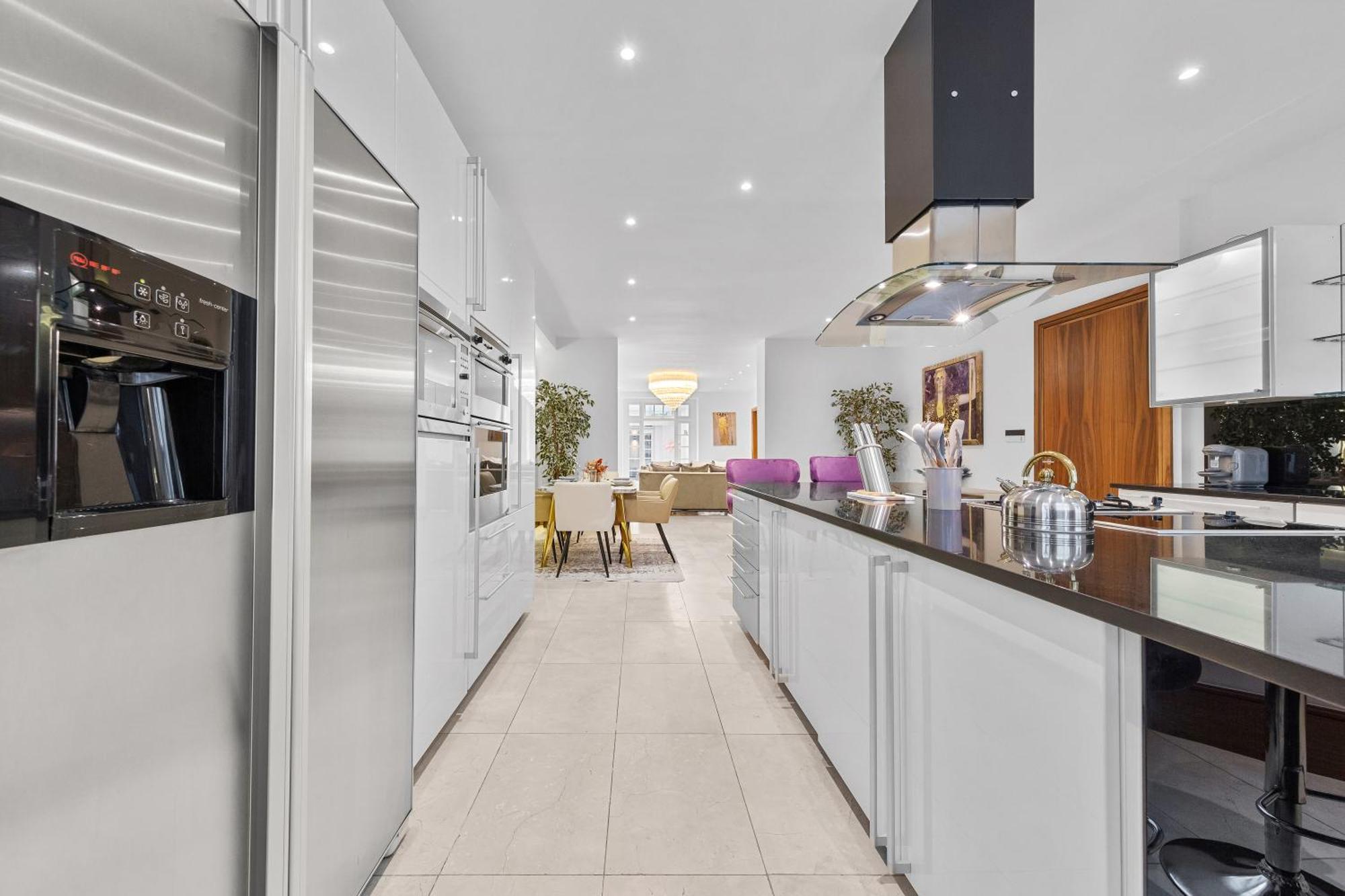 250 Sqm Mega Mansion * Londra